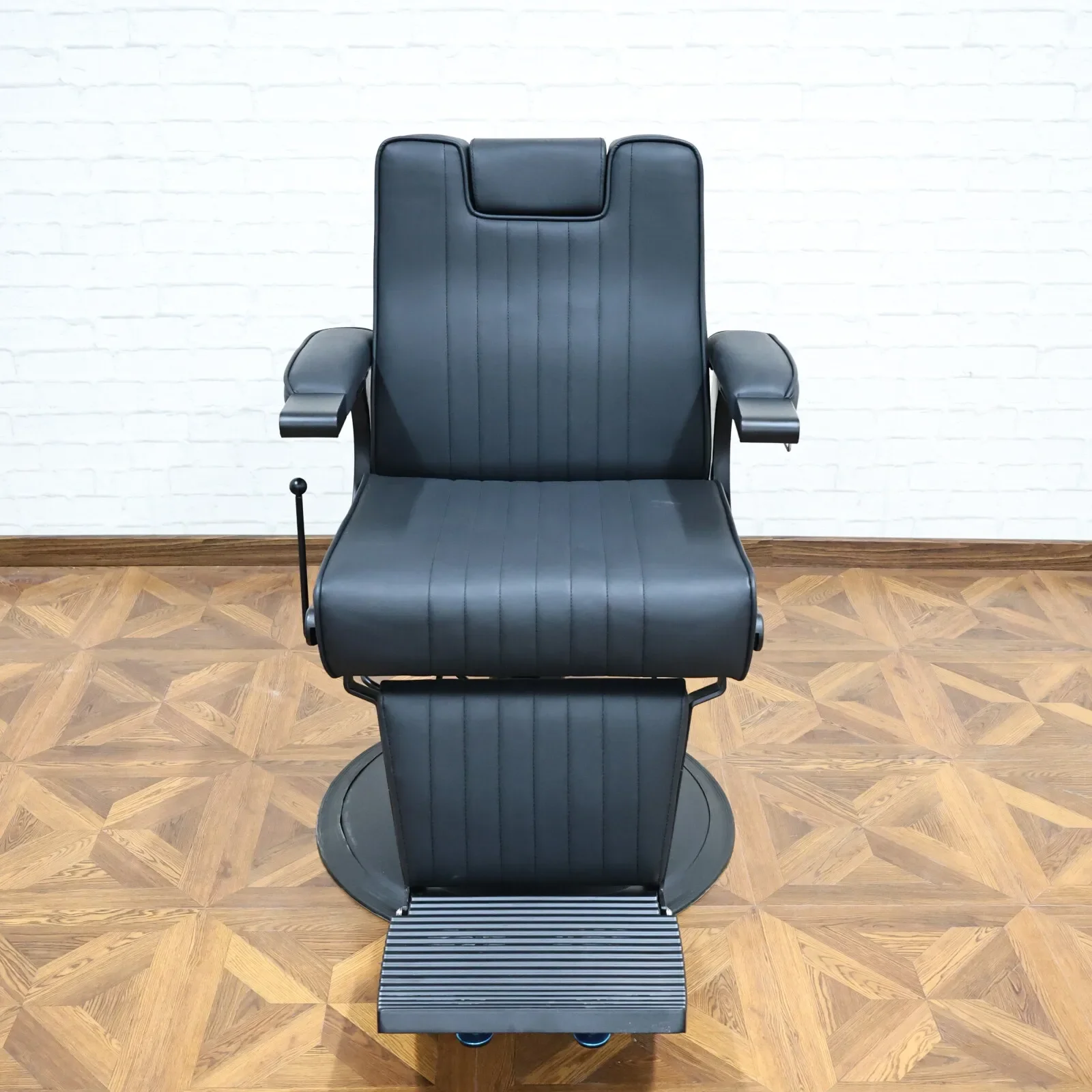 Barber Shop Barber Chair, 360° Rotatable and Recline, Hydraulic Lift, Black Chairs, Customizable Hair Salon Furniture Wholesale
Barber Shop Barber Chair, 360° Rotatable and Recline, Hydraulic Lift, Black Chairs, Customizable Hair Salon Furniture Wholesale
