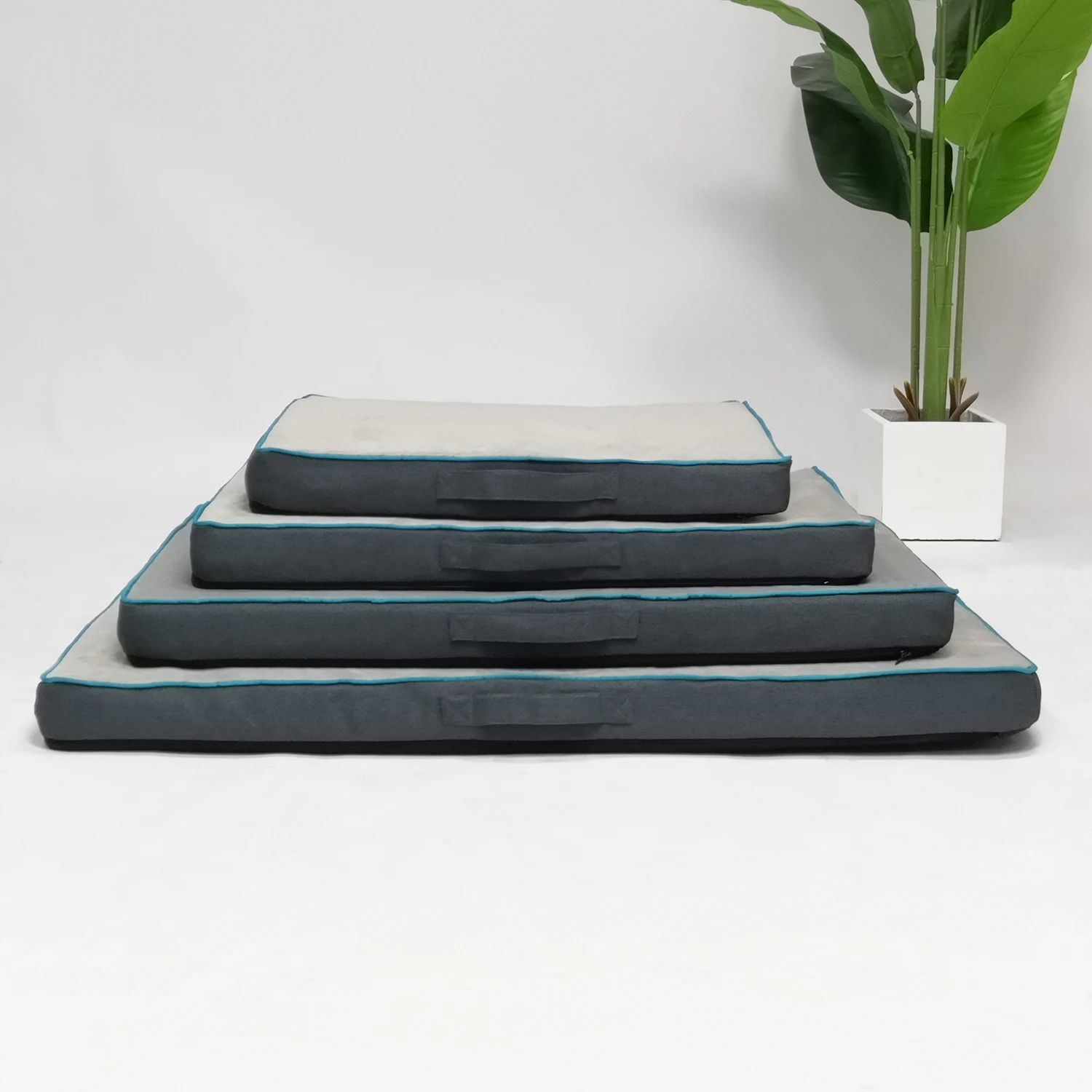 Orthopedic Gel Memory Foam Dog Mat Removable Washable Velvet Cover Water Resistant Sherpa Bed Mat For Dogs
Orthopedic Gel Memory Foam Dog Mat Removable Washable Velvet Cover Water Resistant Sherpa Bed Mat For Dogs