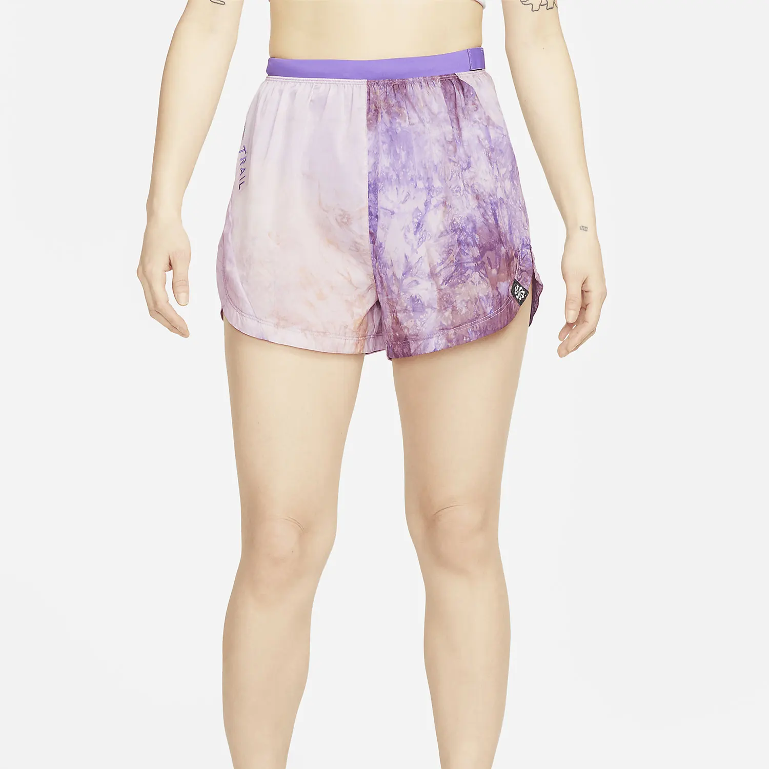 Новые оригинальные женские спортивные шорты для тренировок и бега Nike DX1022-756
Новые оригинальные женские спортивные шорты для тренировок и бега Nike DX1022-756