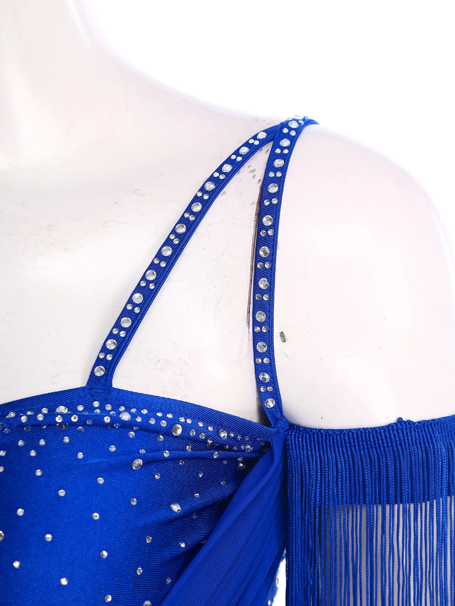 Women Competition Latin Dress Scratch Proof Rhinestones Strategic Placement Sheer Mesh Panels Spaghetti Straps Slit Tango Outfi
Women Competition Latin Dress Scratch Proof Rhinestones Strategic Placement Sheer Mesh Panels Spaghetti Straps Slit Tango Outfi
