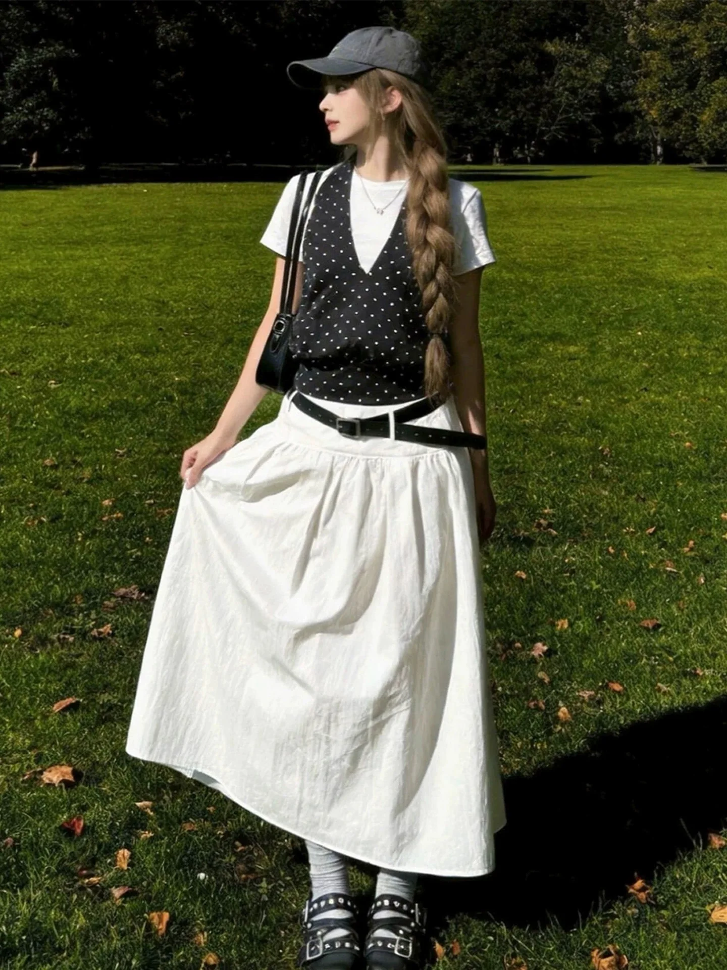 Stunning White Summer Dress Set Women's Fashionable Elegant Complete Outfit OOTD High Waist round Neck Short Sleeve T-Shirt
Stunning White Summer Dress Set Women's Fashionable Elegant Complete Outfit OOTD High Waist round Neck Short Sleeve T-Shirt