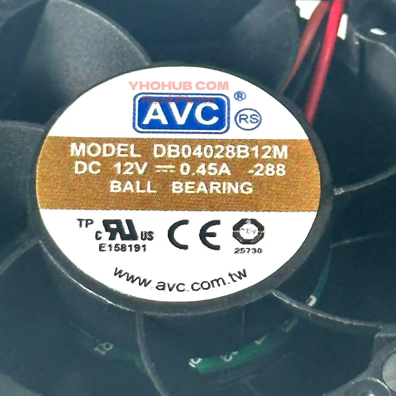 AVC DB04028B12M 288 DC 12V 0.45A 3-Wire 40x40x28mm Server Cooling Fan
AVC DB04028B12M 288 DC 12V 0.45A 3-Wire 40x40x28mm Server Cooling Fan