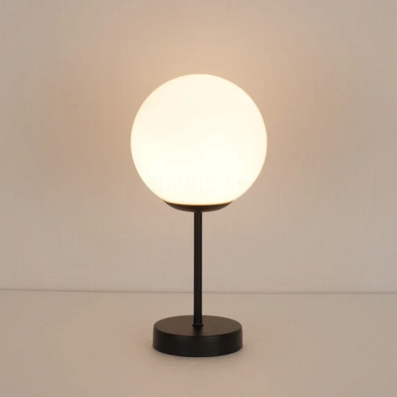 Simple White Glass Ball Table Lamp Living Room Decorative Bedroom Bedside LED Lights Offices Learn Reading Table Light
Simple White Glass Ball Table Lamp Living Room Decorative Bedroom Bedside LED Lights Offices Learn Reading Table Light