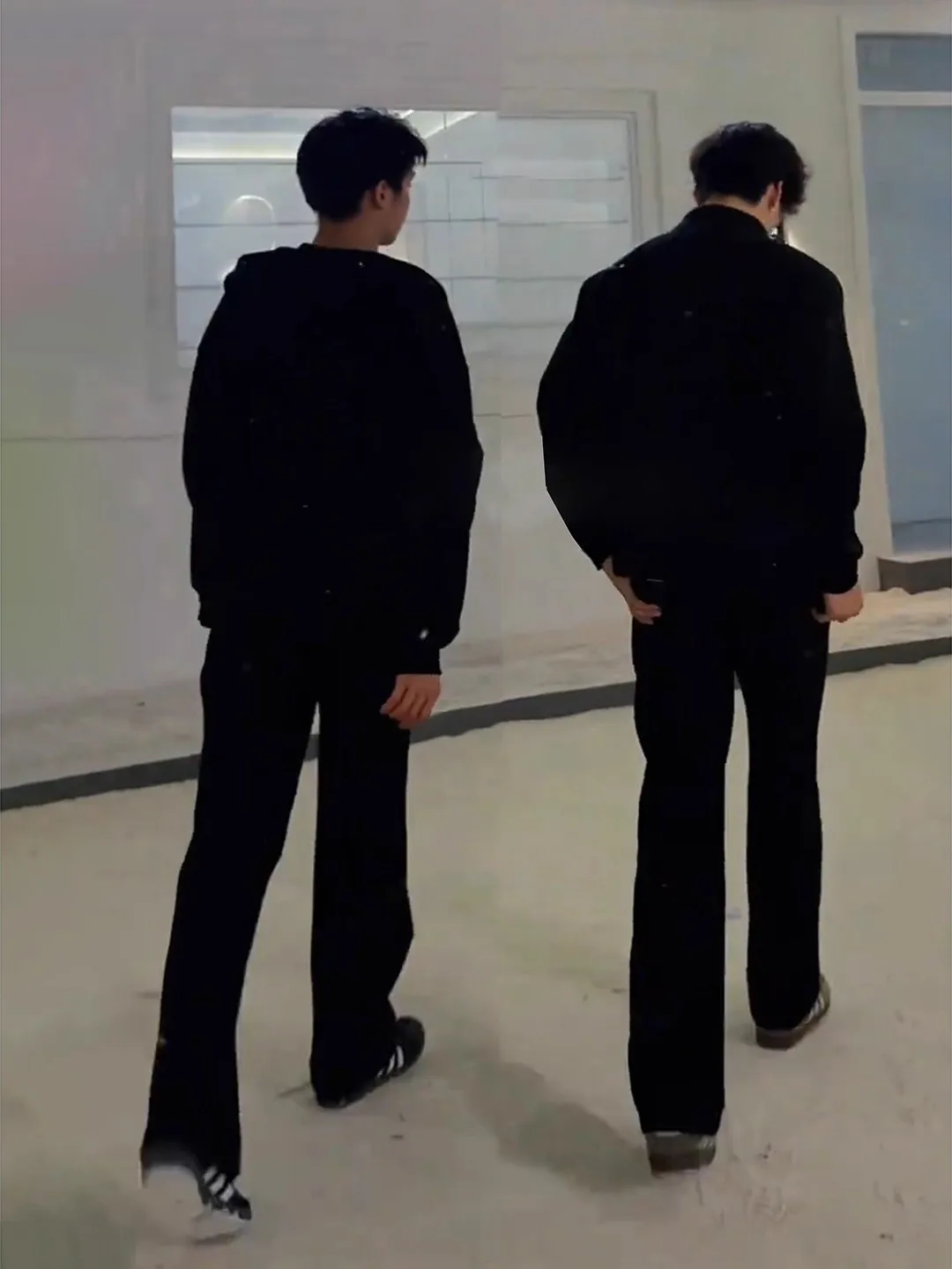 Мужские джинсы Bla Fce с прямым кроем и подкладкой, с дизайнерским вырезом, осенне-зимние, зауженные, в американском уличном стиле
Мужские джинсы Bla Fce с прямым кроем и подкладкой, с дизайнерским вырезом, осенне-зимние, зауженные, в американском уличном стиле