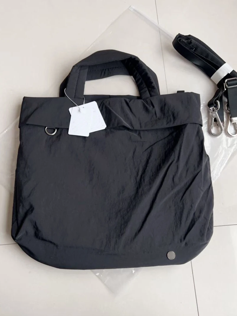 Large Capacity Nylon Handbag Women's Waterproof Lightweight Comfortable Casual Tote Bag with Canvas Foldable Handbag
Large Capacity Nylon Handbag Women's Waterproof Lightweight Comfortable Casual Tote Bag with Canvas Foldable Handbag