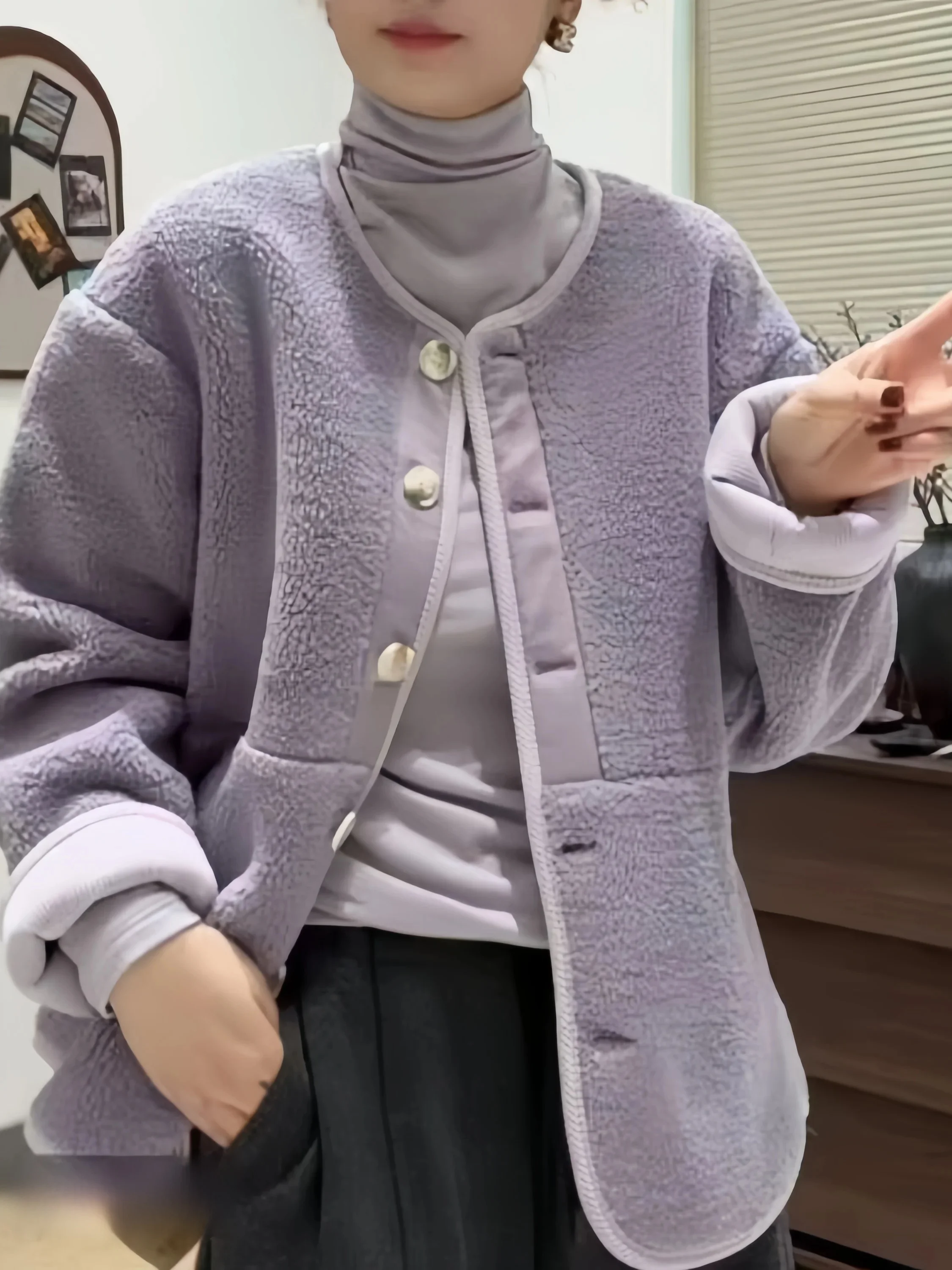 Women's Thickened round Necked Furry Outerwear Spring Autumn Winter Stylish Color Block Design Warm And Versatile Open Cardigan
Women's Thickened round Necked Furry Outerwear Spring Autumn Winter Stylish Color Block Design Warm And Versatile Open Cardigan