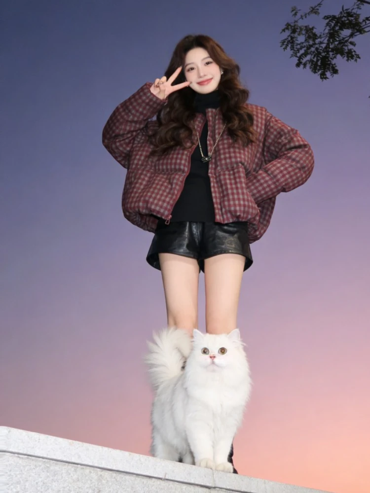 Корейское ретро-пальто в клетку из хлопка для женщин, новое зимнее повседневное пальто с круглым вырезом, удобная посадка
Корейское ретро-пальто в клетку из хлопка для женщин, новое зимнее повседневное пальто с круглым вырезом, удобная посадка