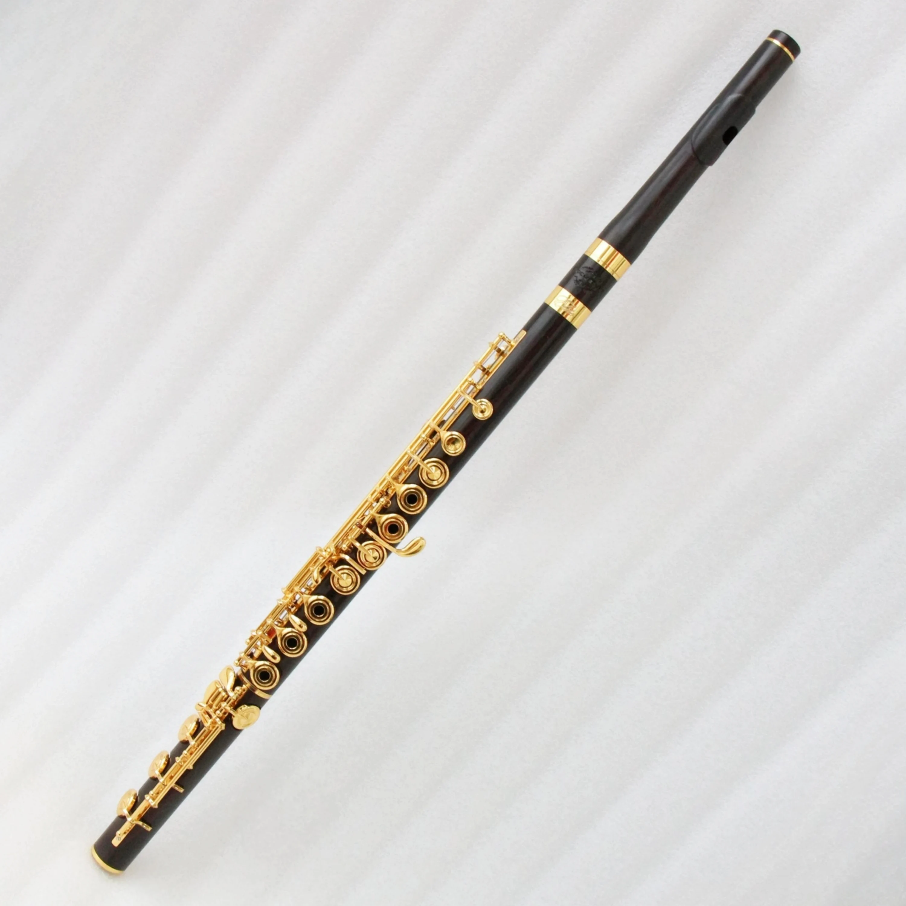 C Tone Ebony Flute 17 Key Pipe For Advanced People With Fluata Musical Instrument Professional Bag And Pads Ebony Flute For Sale
C Tone Ebony Flute 17 Key Pipe For Advanced People With Fluata Musical Instrument Professional Bag And Pads Ebony Flute For Sale