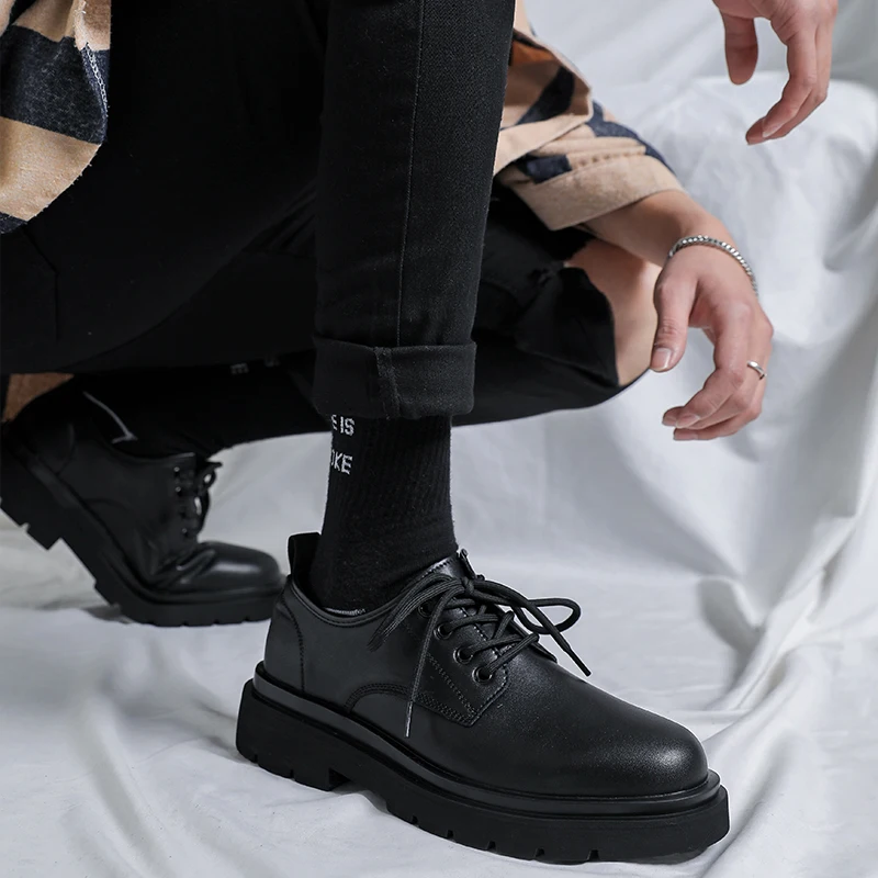 Leather shoes men's new leather business dress men's casual British style thick-soled summer casual leather shoes
Leather shoes men's new leather business dress men's casual British style thick-soled summer casual leather shoes