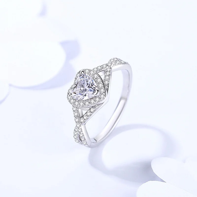 2024 Cross Love Moissanite Ring s925 sterling silver women ring birthday girlfriend gift wedding gifts for guests party favors
2024 Cross Love Moissanite Ring s925 sterling silver women ring birthday girlfriend gift wedding gifts for guests party favors