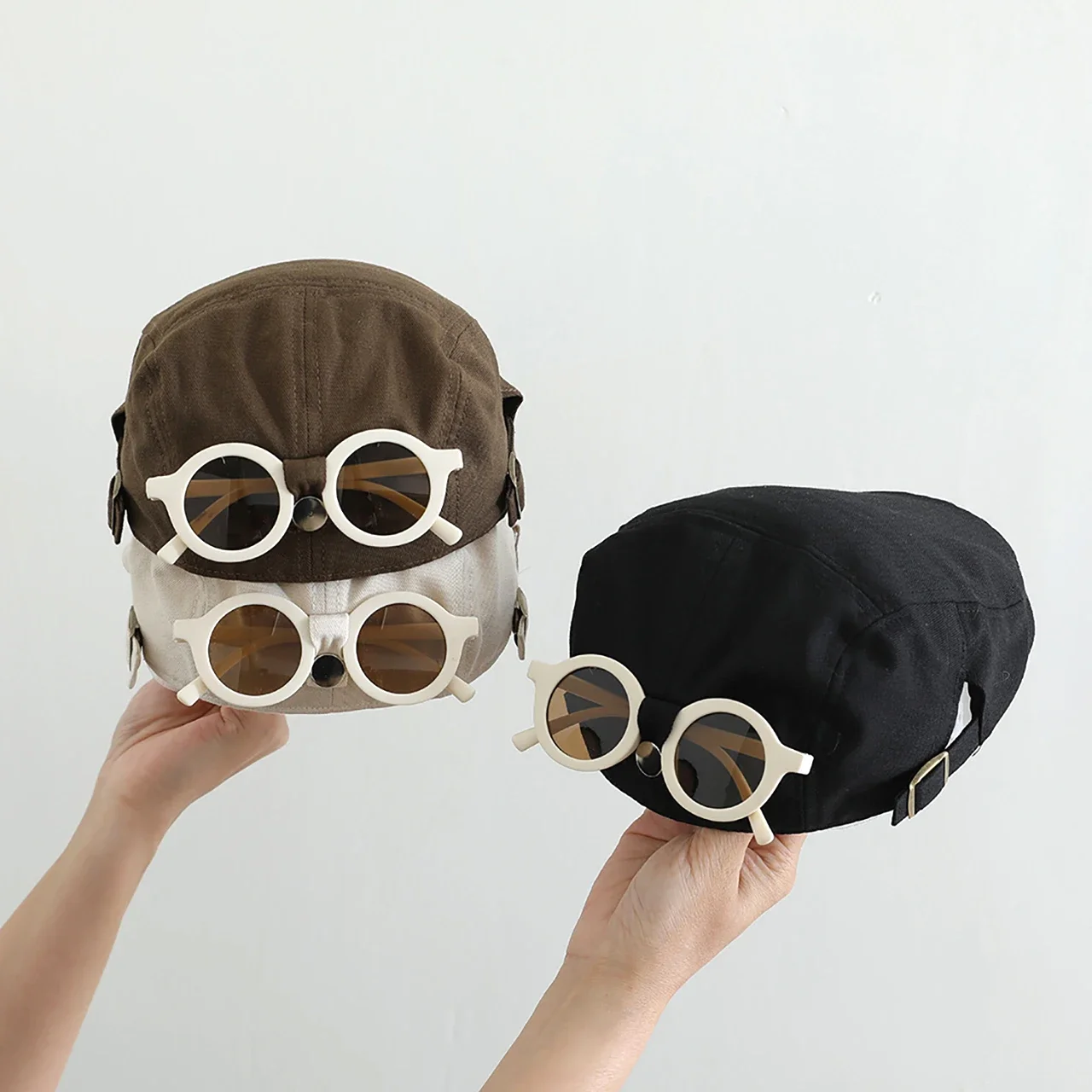 Summer Baby Beret with Sunglasses Solid Color Toddler Duck Tongue Hat Adjustable Kids Painter Artist Hats
Summer Baby Beret with Sunglasses Solid Color Toddler Duck Tongue Hat Adjustable Kids Painter Artist Hats