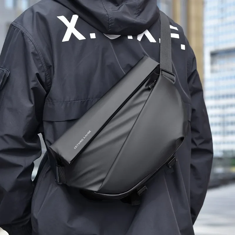 1 PCS Men's crossbody bag with magnetic buckle, single - shoulder bag, functional motorcycle - style bag, cycling bag
1 PCS Men's crossbody bag with magnetic buckle, single - shoulder bag, functional motorcycle - style bag, cycling bag