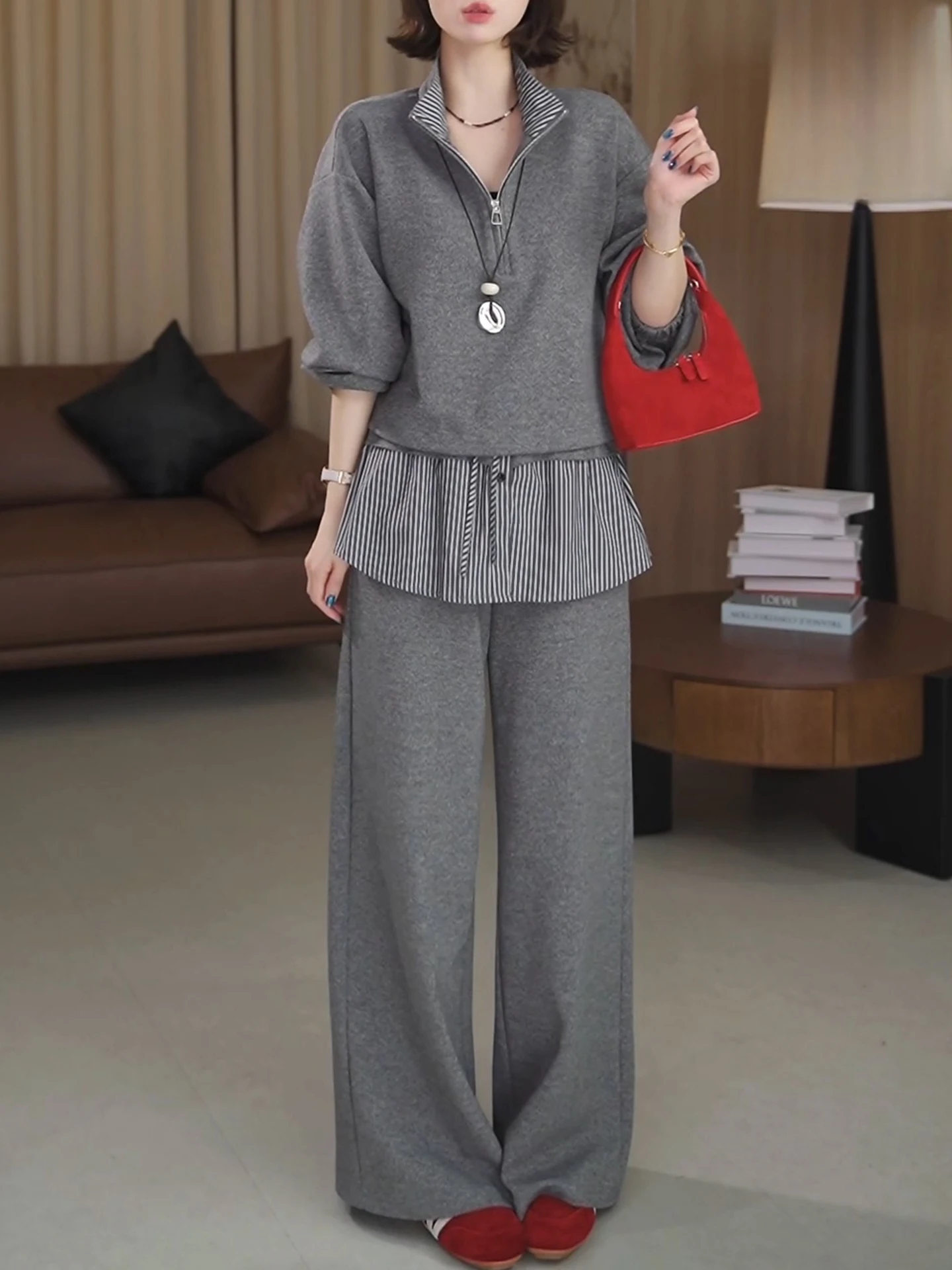 Korean Style Stand Collar Sweatshirt Striped Casual Pants Two Piece Set Women Spring Autumn New Design Drawstring Ensemble
Korean Style Stand Collar Sweatshirt Striped Casual Pants Two Piece Set Women Spring Autumn New Design Drawstring Ensemble