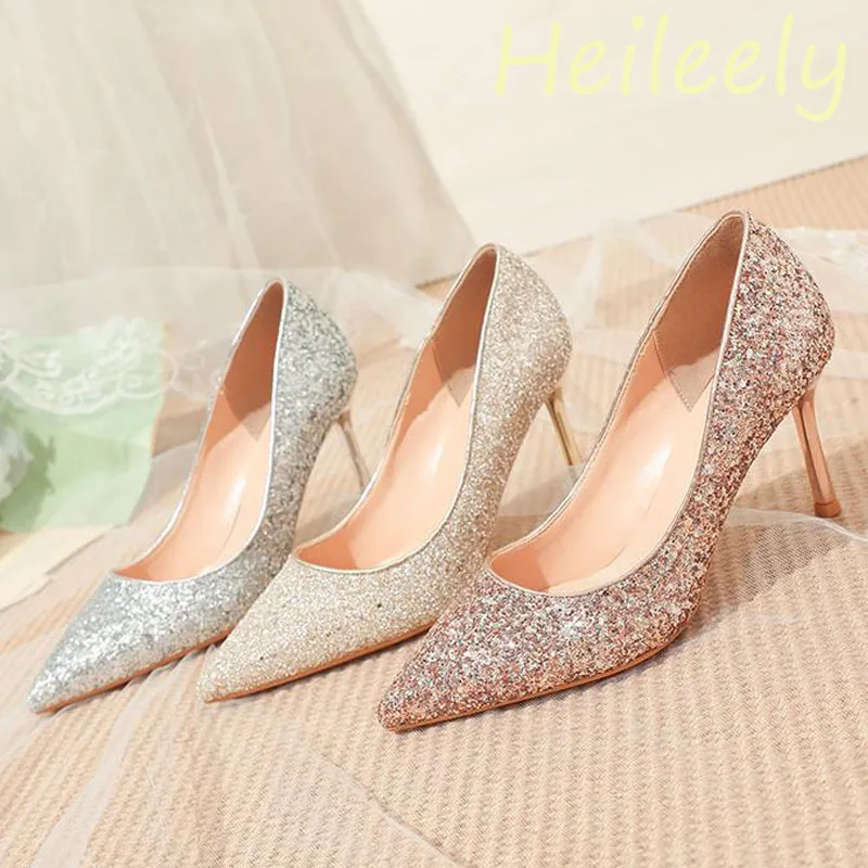 8cm New Fashion Pointed Toe Sequins Sexy High Heels Wedding for Women Silver Shoes 38 39 40
8cm New Fashion Pointed Toe Sequins Sexy High Heels Wedding for Women Silver Shoes 38 39 40
