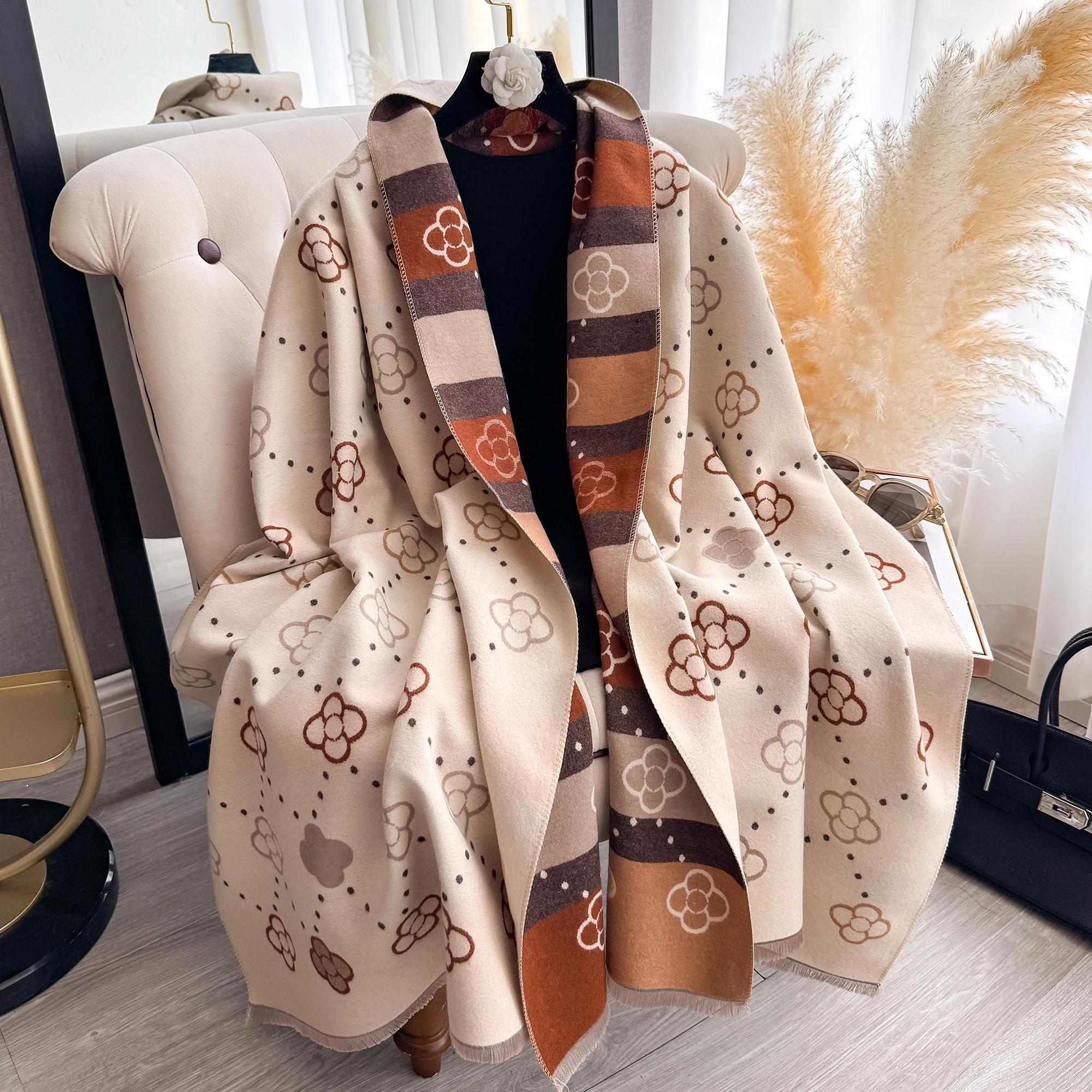 Women's Cashmere Hijab Scarves Warm Pashmina Large Shawls Neck Wraps Essential for Autumn Winter Fashion Accessory
Women's Cashmere Hijab Scarves Warm Pashmina Large Shawls Neck Wraps Essential for Autumn Winter Fashion Accessory