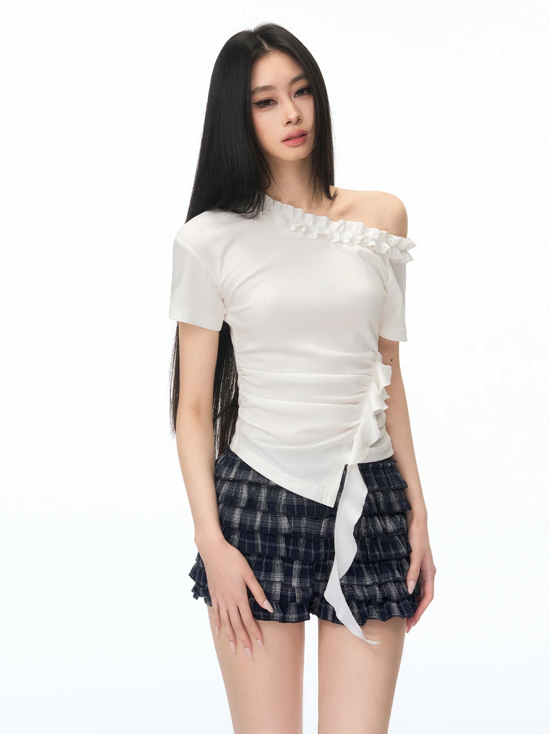 Punch 26SS Slim Fit T-irt with Ruffle Hem ort Sve Casual Sle Cotton Blend Elastic Fabric Spring Summer Faion
Punch 26SS Slim Fit T-irt with Ruffle Hem ort Sve Casual Sle Cotton Blend Elastic Fabric Spring Summer Faion