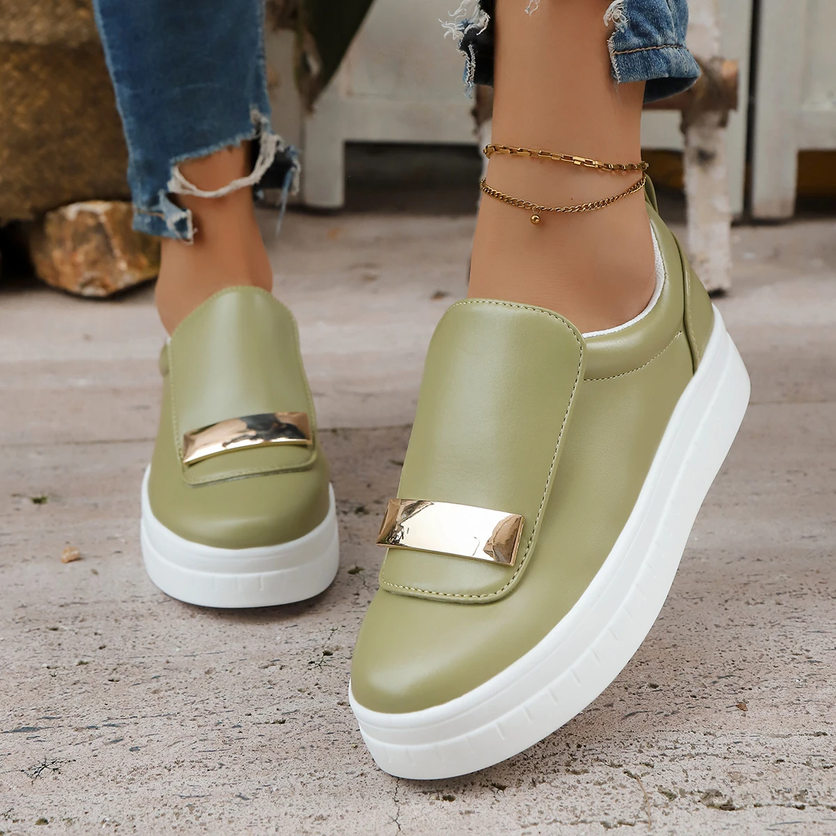 Spring and Autumn New Solid Color Flat Sports Shoes for Women Fashionable and Comfortable Round Toe Thick Soled Casual Shoes
Spring and Autumn New Solid Color Flat Sports Shoes for Women Fashionable and Comfortable Round Toe Thick Soled Casual Shoes