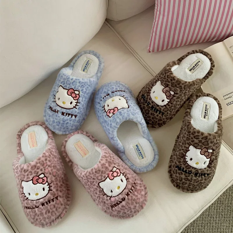 Kawaii зимние хлопковые тапочки Sanrio Hello Kitty, домашние толстые теплые тапочки с героями мультфильмов в стиле пары, домашние тапочки на мягкой подошве
Kawaii зимние хлопковые тапочки Sanrio Hello Kitty, домашние толстые теплые тапочки с героями мультфильмов в стиле пары, домашние тапочки на мягкой подошве