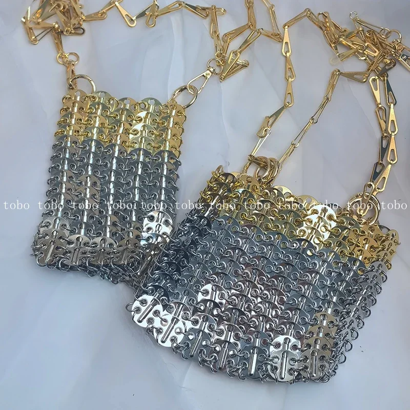 Sliver and Golden Fish Scales Square Beach Women's Cosmetic Handbag Retro Metal Sheet Mini Bag Cool Girl Designer Luxury Bag
Sliver and Golden Fish Scales Square Beach Women's Cosmetic Handbag Retro Metal Sheet Mini Bag Cool Girl Designer Luxury Bag
