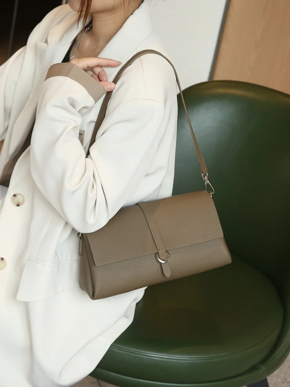 Women's Cow Real Leather Shoulder Bag Ladies Light Luxury Cowhide Retro Commute Handbags Female Travel Crossbody Bags for Lady
Women's Cow Real Leather Shoulder Bag Ladies Light Luxury Cowhide Retro Commute Handbags Female Travel Crossbody Bags for Lady