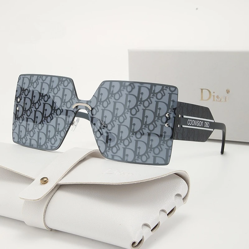 2025 New Cool High Beauty Men's and Women's European and American Style Handsome Sunglasses Anti Strong Light Sunglasses
2025 New Cool High Beauty Men's and Women's European and American Style Handsome Sunglasses Anti Strong Light Sunglasses