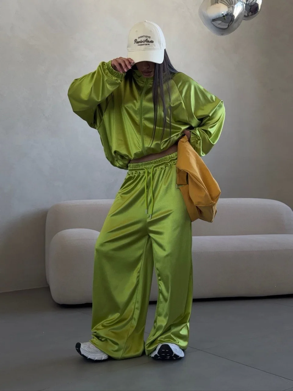 Lady Matching Tracksuits Street Women's Solid Satin Pants Sets 2 Pieces Stand Collar Zipper Jackets Lace Up Wide Leg Pant
Lady Matching Tracksuits Street Women's Solid Satin Pants Sets 2 Pieces Stand Collar Zipper Jackets Lace Up Wide Leg Pant