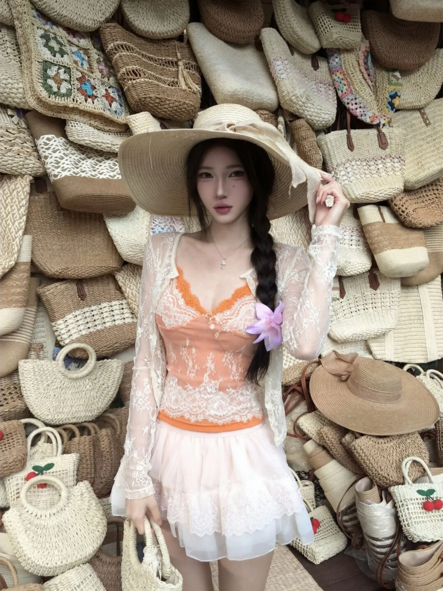 Sexy Pure Desire Lace Embroidery V-Neck Strap Vest Long Sleeve Open Cardigan Top Two-Piece Set Women Summer Fashion Outfit
Sexy Pure Desire Lace Embroidery V-Neck Strap Vest Long Sleeve Open Cardigan Top Two-Piece Set Women Summer Fashion Outfit