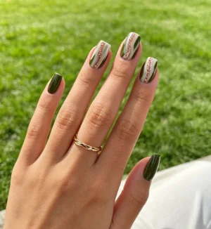 Olive Green Abstract Swirl Press On Nails, Short Square Fake Nails with Rose Gold Glitter, 24Pcs Reusable Nail Set for Daily Wear
Olive Green Abstract Swirl Press On Nails, Short Square Fake Nails with Rose Gold Glitter, 24Pcs Reusable Nail Set for Daily Wear