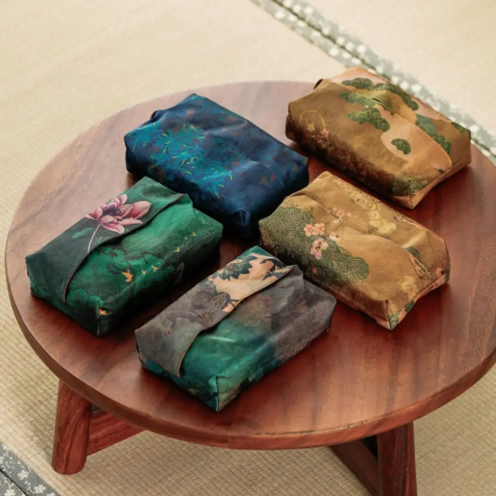 Exquisite Fabric Chinese Retro Tissue Box Embroidery Vintage Tissue Bag Dust-proof Napkin Bag Living Room
Exquisite Fabric Chinese Retro Tissue Box Embroidery Vintage Tissue Bag Dust-proof Napkin Bag Living Room