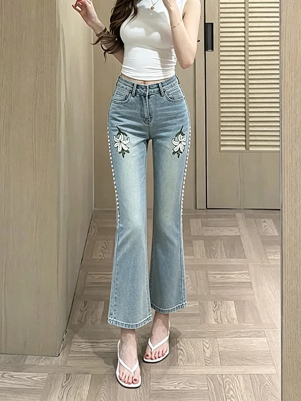 Retro Heavy Embroidery Micro Flare Denim Jeans Women Summer 2026 New Design High Waist Slimming Nine Point Pants
Retro Heavy Embroidery Micro Flare Denim Jeans Women Summer 2026 New Design High Waist Slimming Nine Point Pants