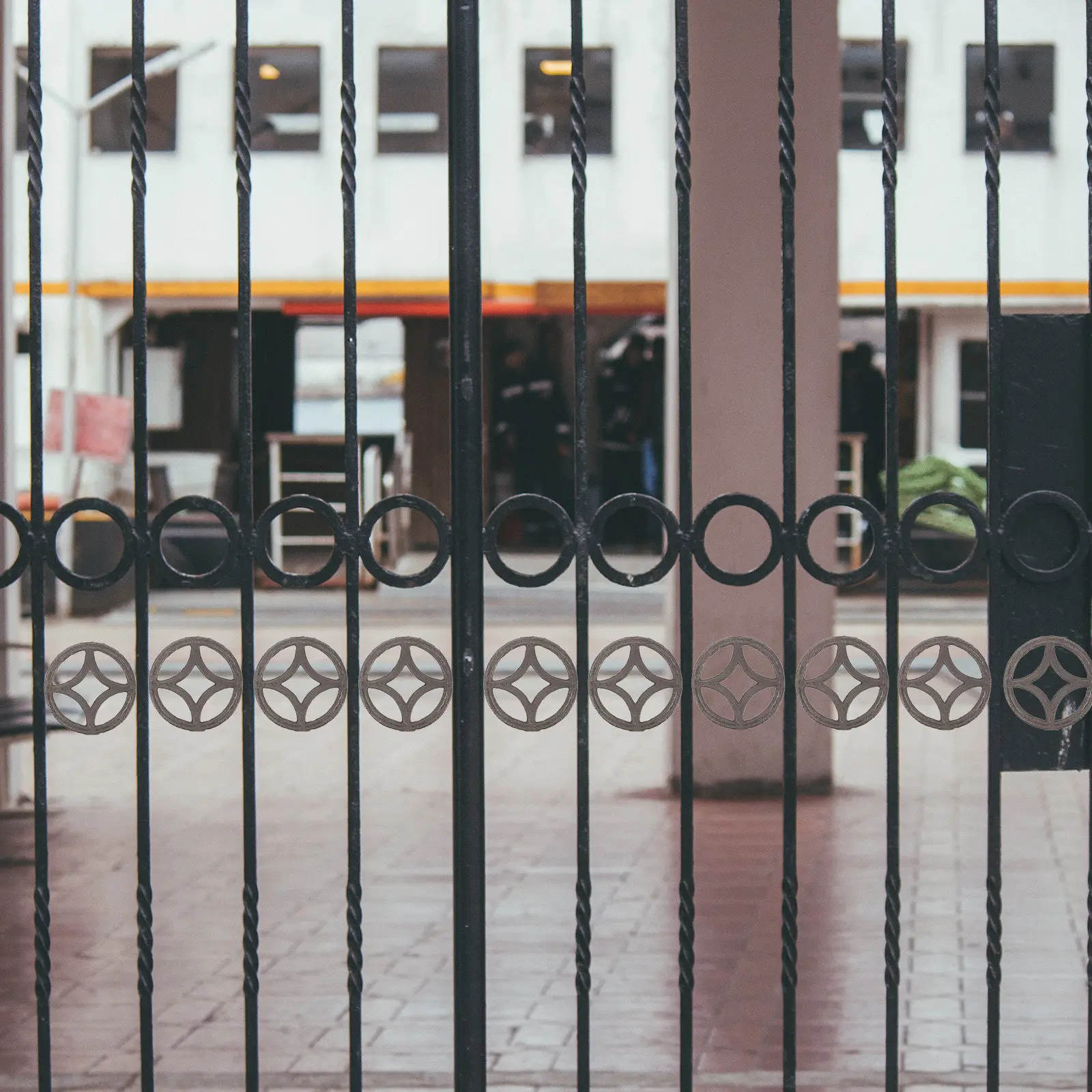 Metal Fence Insert Iron Decorative Panel for Garden Yard Fencing Outdoor Fence Decor Post Insert Lawn Decoration Upgrade
Metal Fence Insert Iron Decorative Panel for Garden Yard Fencing Outdoor Fence Decor Post Insert Lawn Decoration Upgrade