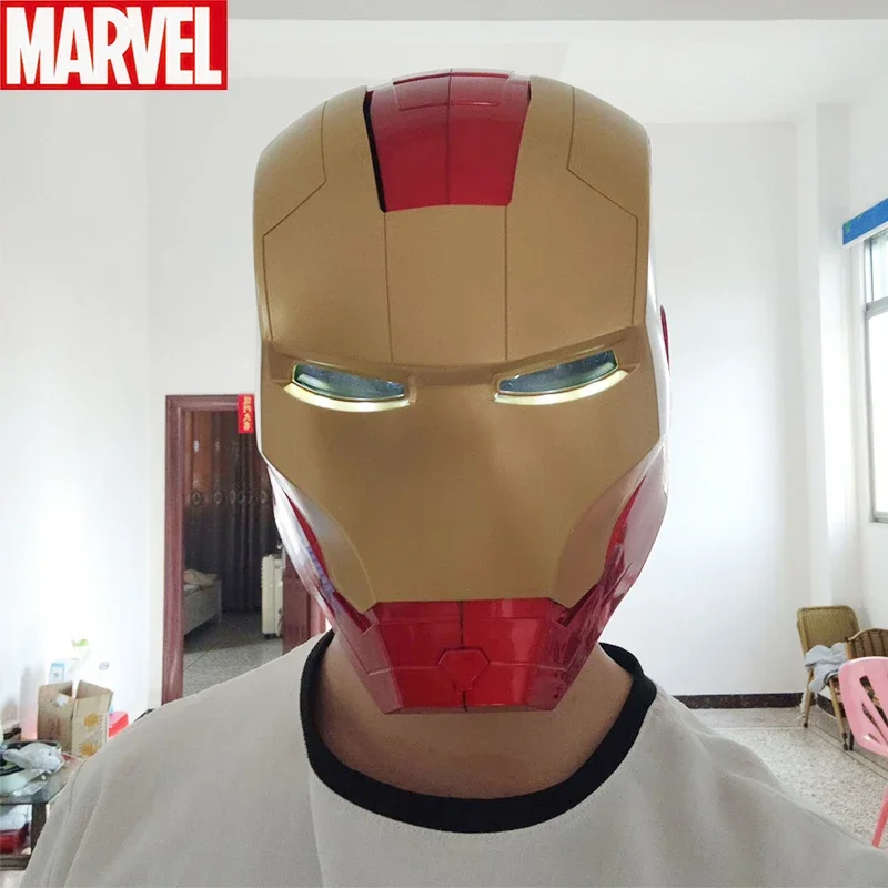 Шлем Marvel «мстители» для косплея Железного человека, светодиодная лампа 1:1, игрушки для открытия и закрытия вручную, шлем для взрослых, рождественский подарок
Шлем Marvel «мстители» для косплея Железного человека, светодиодная лампа 1:1, игрушки для открытия и закрытия вручную, шлем для взрослых, рождественский подарок