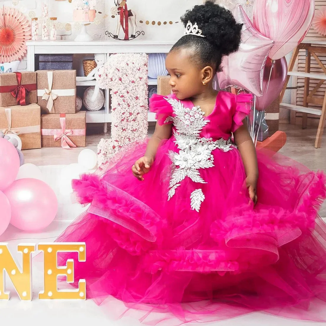 Customized Rose Pink Flower Girl Dresses For Wedding Layered Appliques Sleeveless Cute Baby Birthday Party First Communion Gown
Customized Rose Pink Flower Girl Dresses For Wedding Layered Appliques Sleeveless Cute Baby Birthday Party First Communion Gown