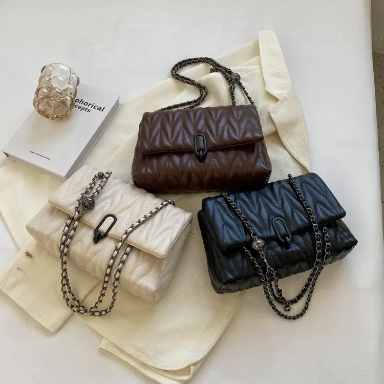 Solid Color Lock Small Square Bag, Simple Temperament Shoulder Messenger Bag, Fashionable and Atmospheric Bag Women
Solid Color Lock Small Square Bag, Simple Temperament Shoulder Messenger Bag, Fashionable and Atmospheric Bag Women