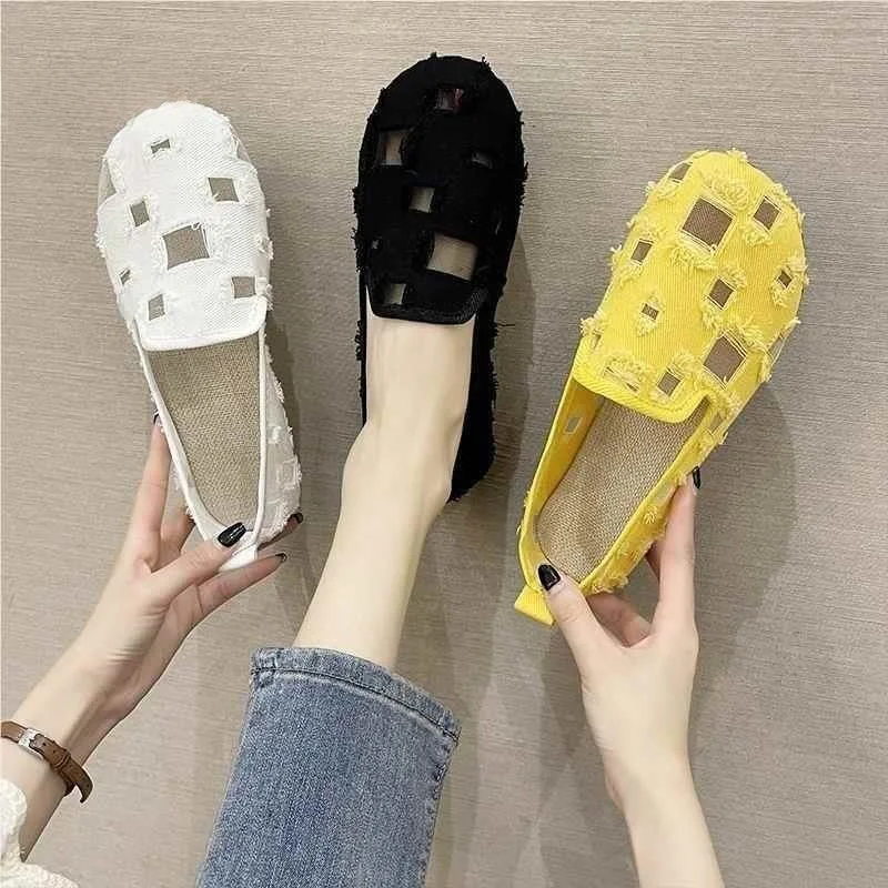 Large Size Women's Flat Shoes Soft Bottom Mesh Design Beijing Style Slip-On Casual Loafers Breathable Comfortable Footwear
Large Size Women's Flat Shoes Soft Bottom Mesh Design Beijing Style Slip-On Casual Loafers Breathable Comfortable Footwear