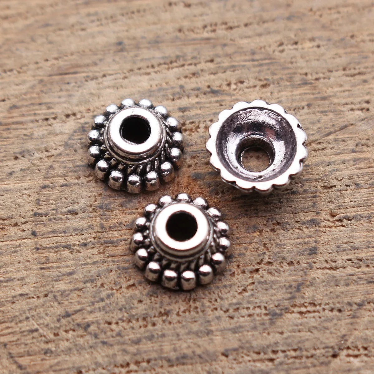 Alloy Flower Bezel Spacer Beads Floral Cap End For DIY Bracelet Necklace Jewelry Making For Charm
Alloy Flower Bezel Spacer Beads Floral Cap End For DIY Bracelet Necklace Jewelry Making For Charm