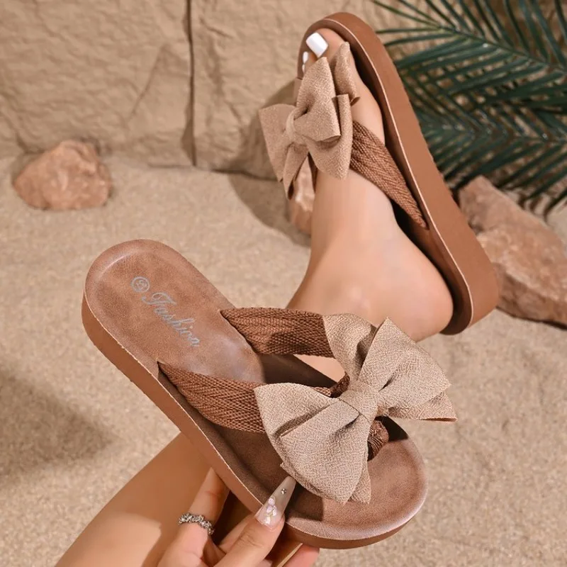 Women's New Fashion Bow Decorated Non-slip Flip-flops Summer Solid Color Plus Size Resort Style Thick-soled Comfortable Slippers
Women's New Fashion Bow Decorated Non-slip Flip-flops Summer Solid Color Plus Size Resort Style Thick-soled Comfortable Slippers