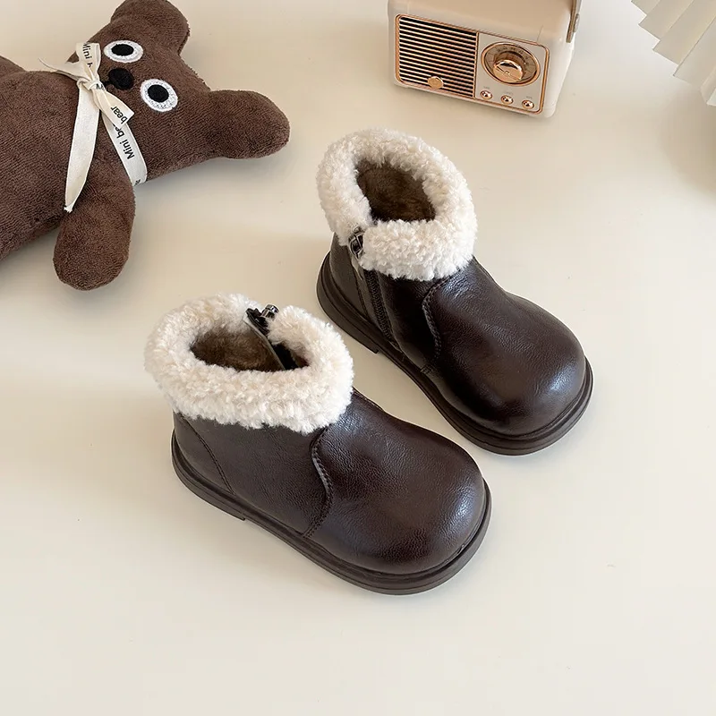 Модные детские ботинки, новые зимние бархатные зимние ботинки для девочек, детские короткие сапоги в британском стиле с мягкой подошвой, удобные детские короткие сапоги для девочек, ботинки принцессы 
Модные детские ботинки, новые зимние бархатные зимние ботинки для девочек, детские короткие сапоги в британском стиле с мягкой подошвой, удобные детские короткие сапоги для девочек, ботинки принцессы