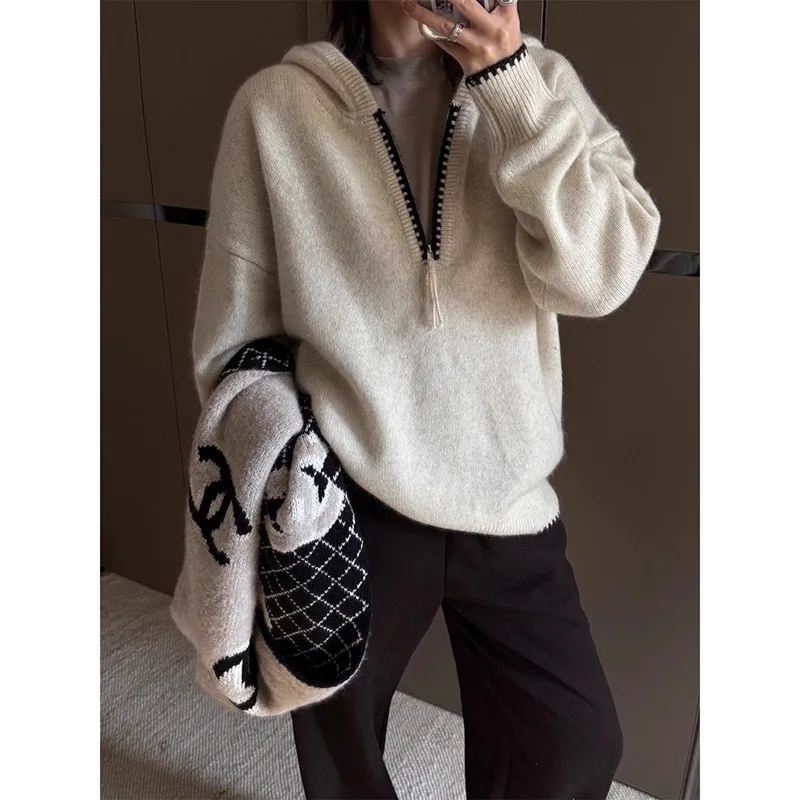 Свободный вязаный свитер с капюшоном для женщин, уютный повседневный топ на молнии из полиэстера для зимы
Свободный вязаный свитер с капюшоном для женщин, уютный повседневный топ на молнии из полиэстера для зимы