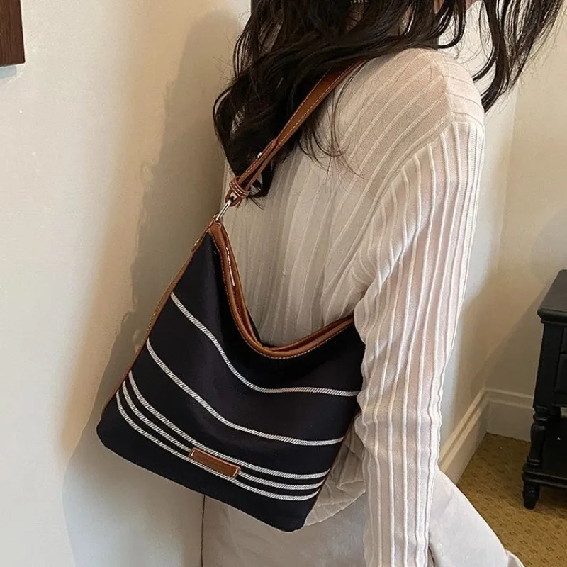 Classic Designer Paris Women Handbag Luxury Leather Popular Elegant Vintage Casual Messenger Tote Bag
Classic Designer Paris Women Handbag Luxury Leather Popular Elegant Vintage Casual Messenger Tote Bag