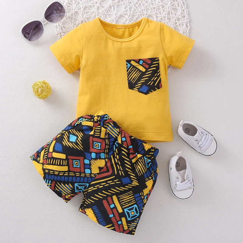 PatPat 2pcs Baby Boy 95% Cotton Short-sleeve Geometric Print T-shirt and Shorts Set
PatPat 2pcs Baby Boy 95% Cotton Short-sleeve Geometric Print T-shirt and Shorts Set