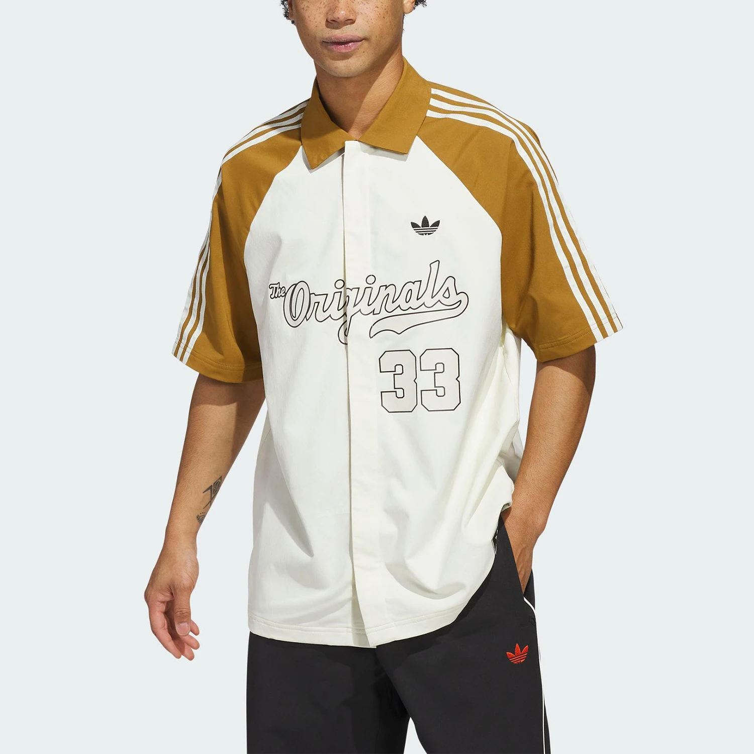 Adidas Originals Men's Loose Woven Three-Stripes Shirt JM0513
Adidas Originals Men's Loose Woven Three-Stripes Shirt JM0513