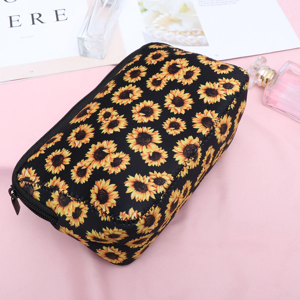 Large Capacity Sunflower Makeup Bags Creative Waterproof Flower Printing Washing Bag Travel Storage Pouch Handbag
Large Capacity Sunflower Makeup Bags Creative Waterproof Flower Printing Washing Bag Travel Storage Pouch Handbag
