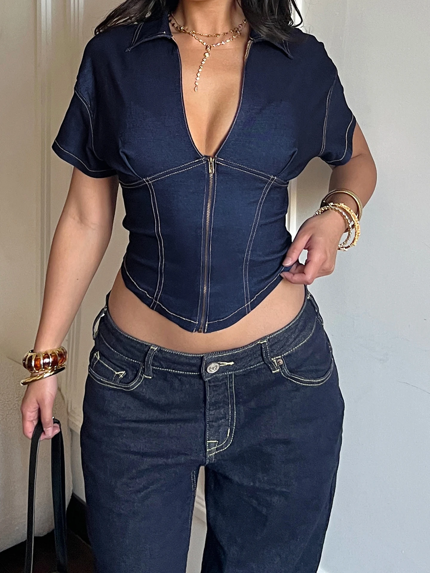 WEEKEEP Street Style Spicy Girl V-Neck Zipper Denim Short Sleeve Shirt Waist Cinching Casual Versatile Women's Fashion Top
WEEKEEP Street Style Spicy Girl V-Neck Zipper Denim Short Sleeve Shirt Waist Cinching Casual Versatile Women's Fashion Top