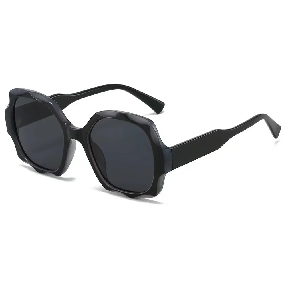 Box SunglassesPersonalized SimpleAngular FashionableVersatile Sunglasses on The Street
Box SunglassesPersonalized SimpleAngular FashionableVersatile Sunglasses on The Street