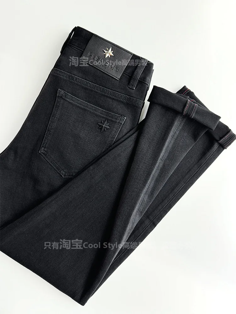 Осенние элитные минималистичные черные джинсы, мужские облегающие маленькие ноги, легкие роскошные модные эластичные джинсовые брюки 2026, новые брюки
Осенние элитные минималистичные черные джинсы, мужские облегающие маленькие ноги, легкие роскошные модные эластичные джинсовые брюки 2026, новые брюки