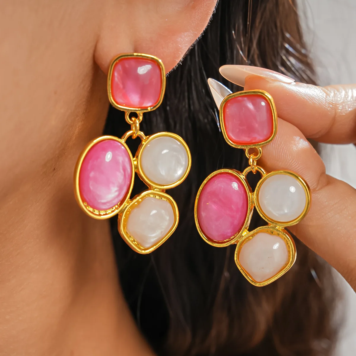 European And American Resin Square And Oval Retro-style Geometric Light Luxury Niche High-end Earrings For Women
European And American Resin Square And Oval Retro-style Geometric Light Luxury Niche High-end Earrings For Women