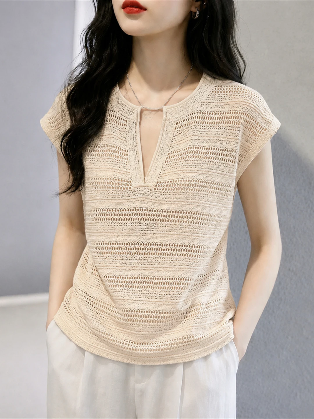 Ice Silk Knitted Hollow Design Simple Style Korean Version Commute Fashion Women's Top Summer Short Sleeve Overhead Shirt
Ice Silk Knitted Hollow Design Simple Style Korean Version Commute Fashion Women's Top Summer Short Sleeve Overhead Shirt