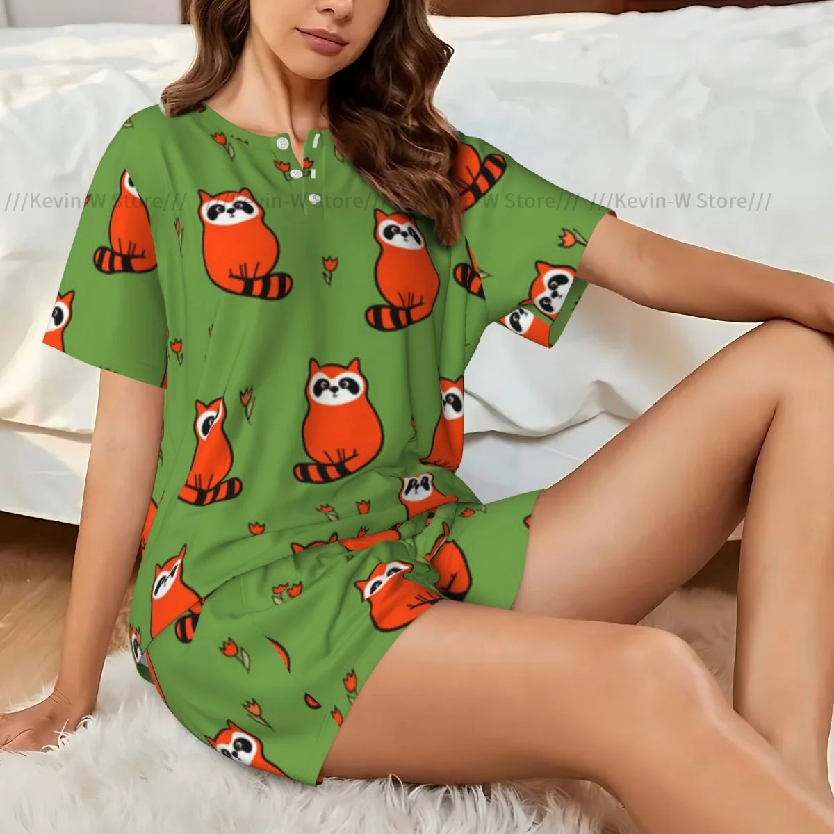 Женская пижама из двух предметов, футболка с круглым вырезом и короткими рукавами, повседневный домашний пижамный комплект в стиле милого енота
Женская пижама из двух предметов, футболка с круглым вырезом и короткими рукавами, повседневный домашний пижамный комплект в стиле милого енота