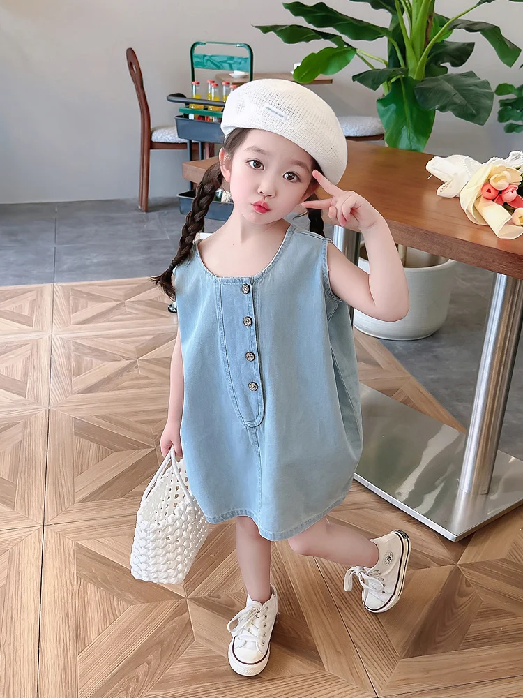 Летний джинсовый жилет-юбка для девочек, новая модная коллекция, корейский стиль, с круглым вырезом, однотонный, для повседневной носки, шелковый топ
Летний джинсовый жилет-юбка для девочек, новая модная коллекция, корейский стиль, с круглым вырезом, однотонный, для повседневной носки, шелковый топ